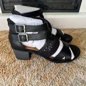 Cloudwalker heeled sandal-Black Size 10 Brand New in Box